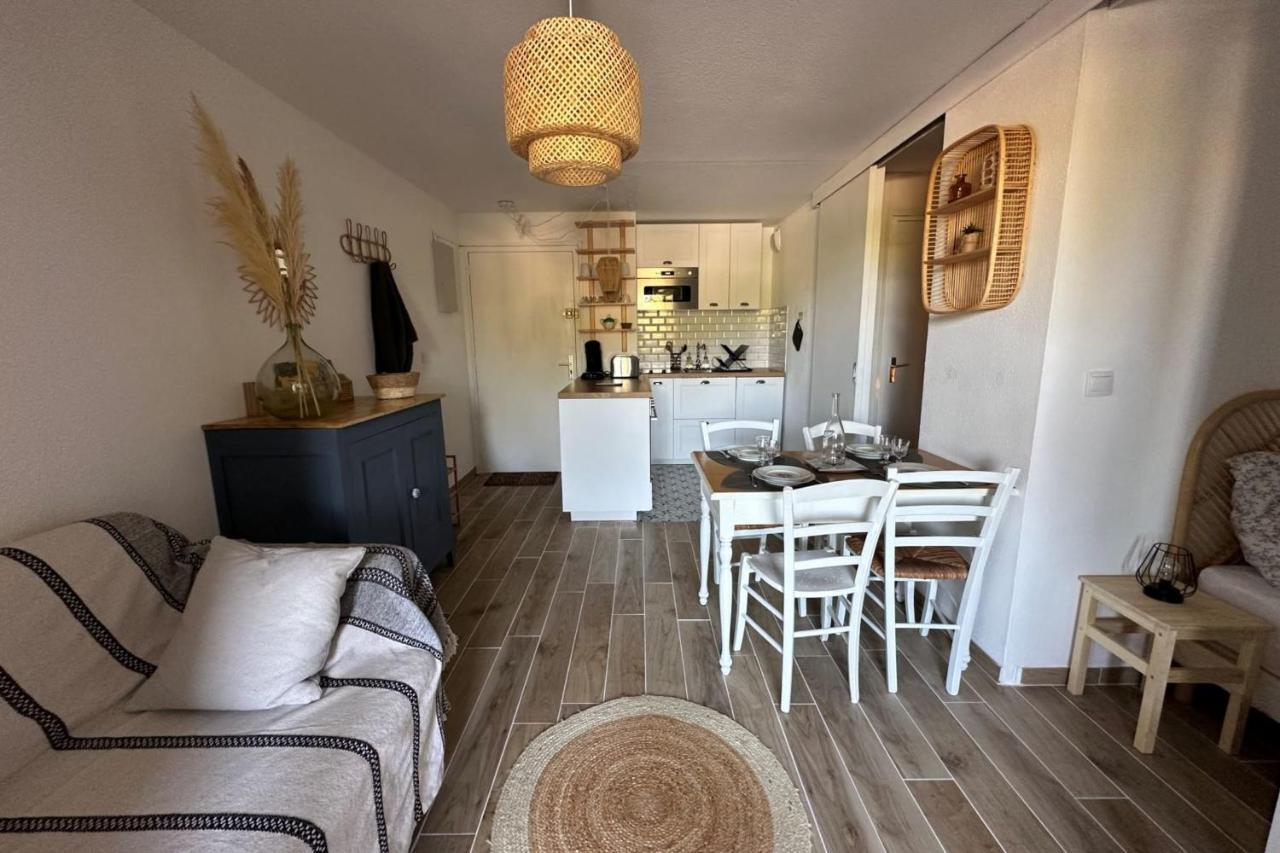 Very Cosy Apartment At 200 M From The Beaches Ла-Лонд-ле-Мор Экстерьер фото